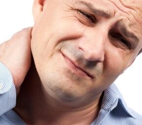 Πόνος στον αυχένα λόγω οστεοχονδρωσίας, ο οποίος μπορεί να ανακουφιστεί με σύνθετη θεραπεία